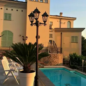 villa-nina.hotelitalianriviera.com/